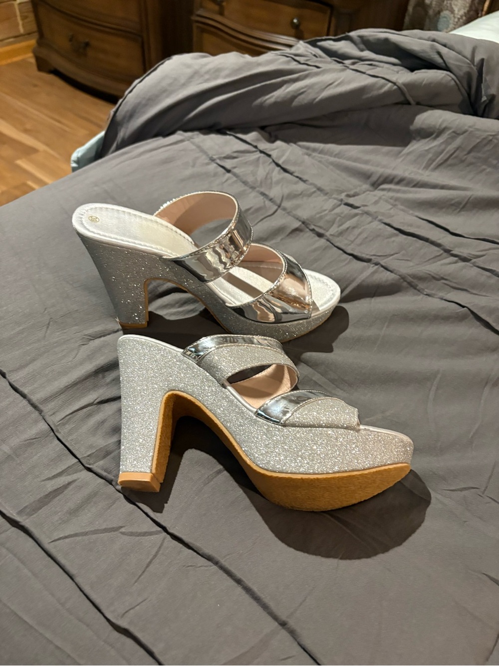 Silver Glitter Platform Sandals - Women's Dress Heels NEVER WORN 4 inch heels